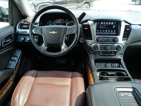 Used 2020 Chevrolet Suburban Premier w/ Premier Plus Edition AWD/4WD image 18
