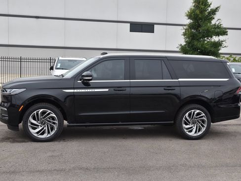 New 2026 Lincoln Navigator L Reserve AWD/4WD image 11