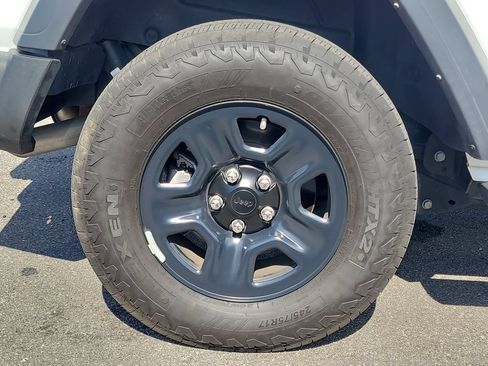 Used 2024 Jeep Wrangler Sport AWD/4WD image 5