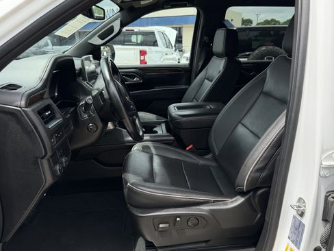 Used 2023 Chevrolet Suburban Premier RWD image 16