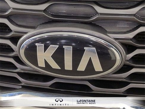 Used 2019 Kia Sorento EX image 9