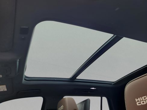 Used 2021 Chevrolet Tahoe High Country image 6