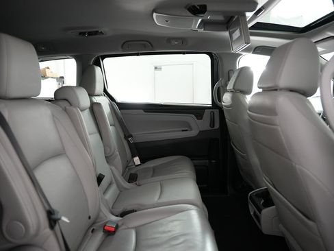 Used 2018 Honda Odyssey Elite image 40