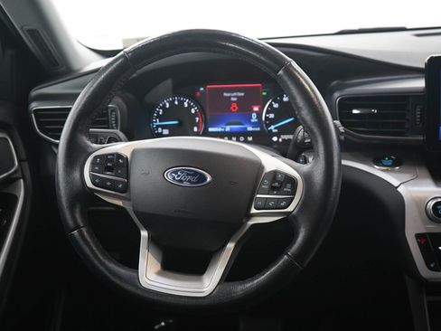 Used 2020 Ford Explorer XLT w/ Equipment Group 202A AWD/4WD image 19