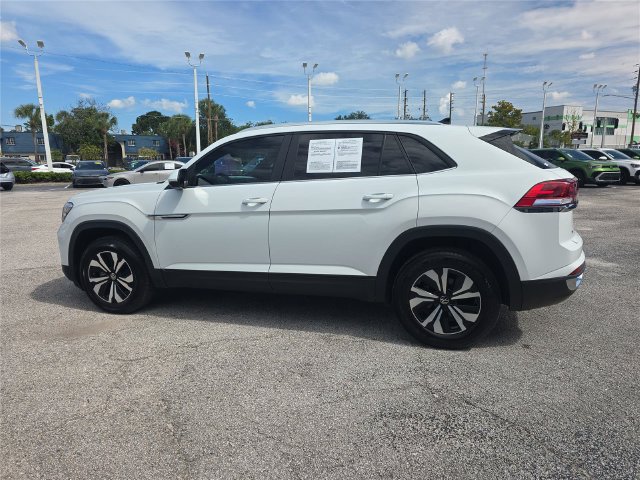 Used 2024 Volkswagen Atlas Cross Sport SE FWD image 6