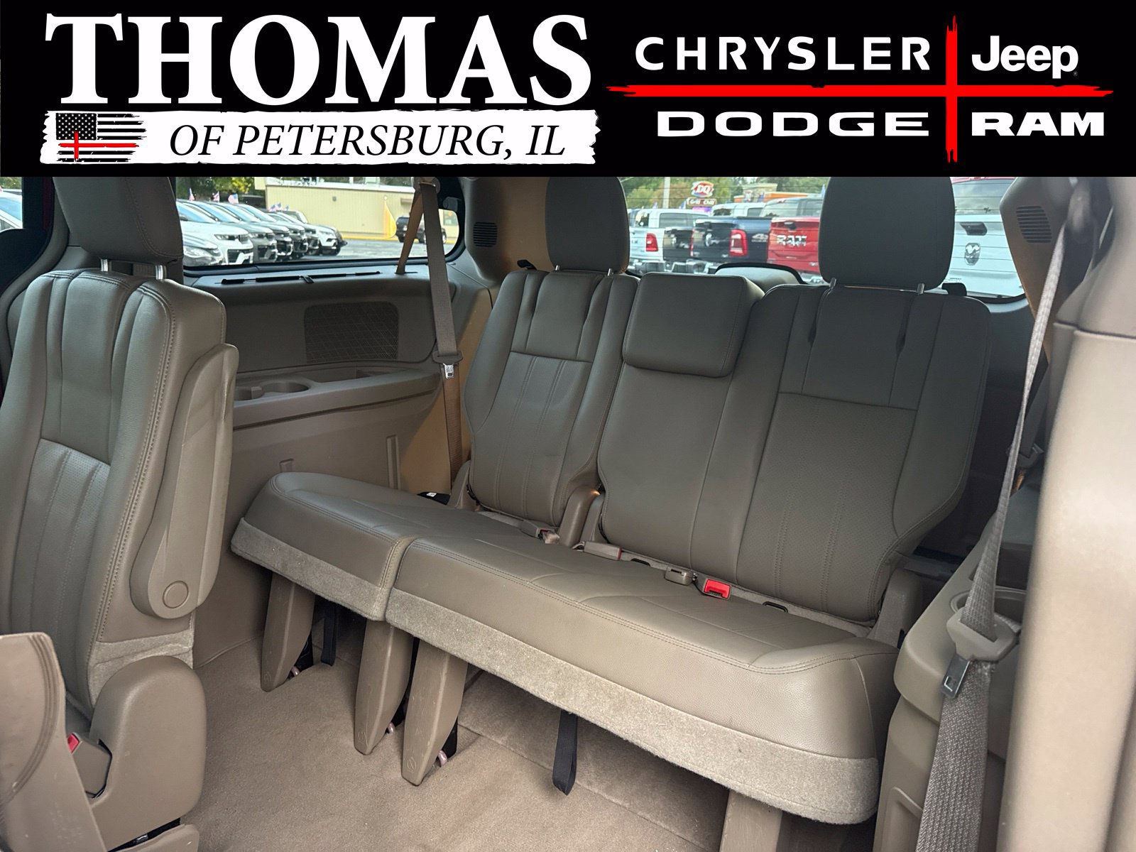 Used 2013 Chrysler Town & Country Touring-L FWD image 24