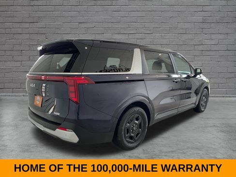 Used 2026 Kia Carnival FWD image 4