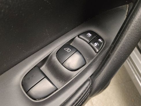 Used 2017 Nissan Rogue Sport SV FWD image 27