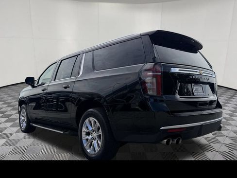 Used 2021 Chevrolet Suburban Premier AWD/4WD image 7