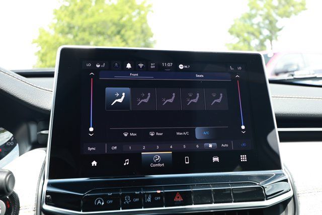 New 2026 Jeep Compass Latitude AWD/4WD image 16