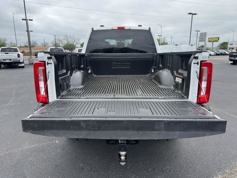 Used 2025 Ford F250 XLT w/ FX4 Off-Road Package image 29