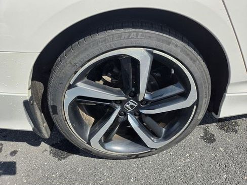 Used 2018 Honda Accord Sport image 25