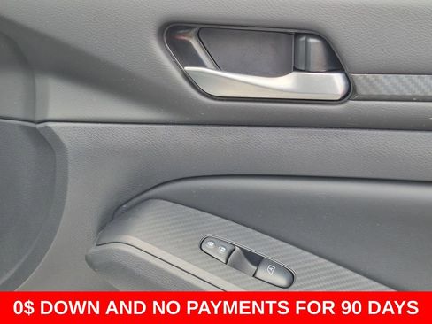 Used 2025 Nissan Altima 2.5 SV FWD image 30