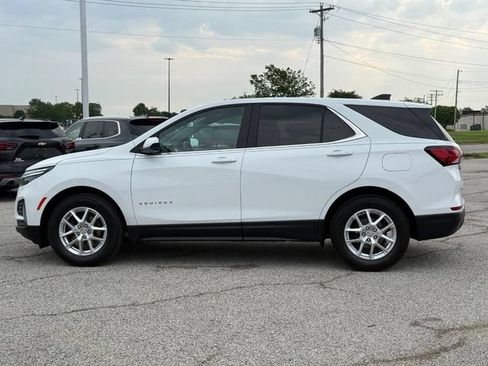 Used 2024 Chevrolet Equinox LT w/ LPO, Floor Liner Package FWD image 2