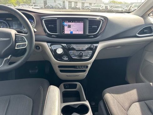Used 2023 Chrysler Voyager LX FWD image 20