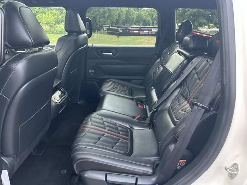 Used 2025 Nissan Armada PRO-4X w/ Pro-4X Premium Package AWD/4WD image 26