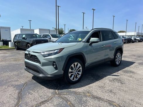 Used 2022 Toyota RAV4 XLE Premium FWD image 7