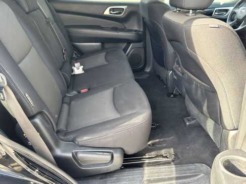 Used 2020 Nissan Pathfinder S image 15