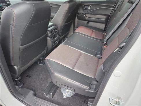 Used 2025 Honda Ridgeline Black Edition image 17