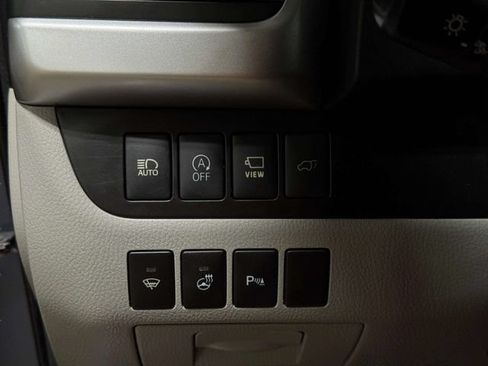 Used 2018 Toyota Highlander Limited Platinum AWD/4WD image 19