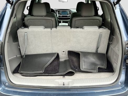 Used 2015 Toyota Highlander Limited AWD/4WD image 28