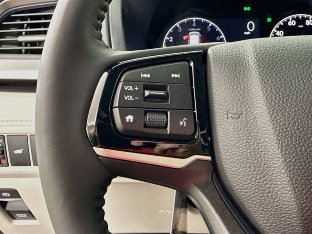 Used 2026 Honda Odyssey EX-L image 13