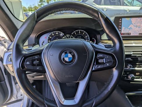 Used 2019 BMW 530i w/ Premium Package RWD image 28