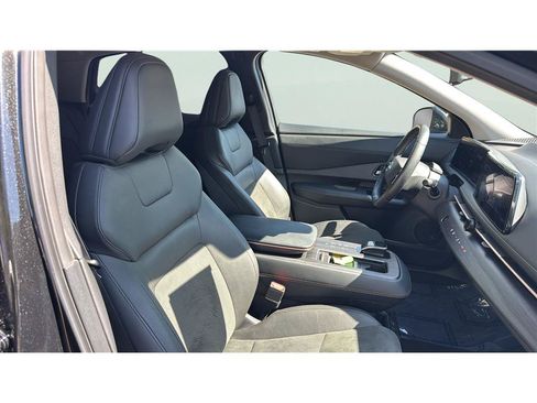 Used 2024 Nissan Ariya FWD image 21