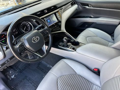 Used 2020 Toyota Camry SE FWD image 10
