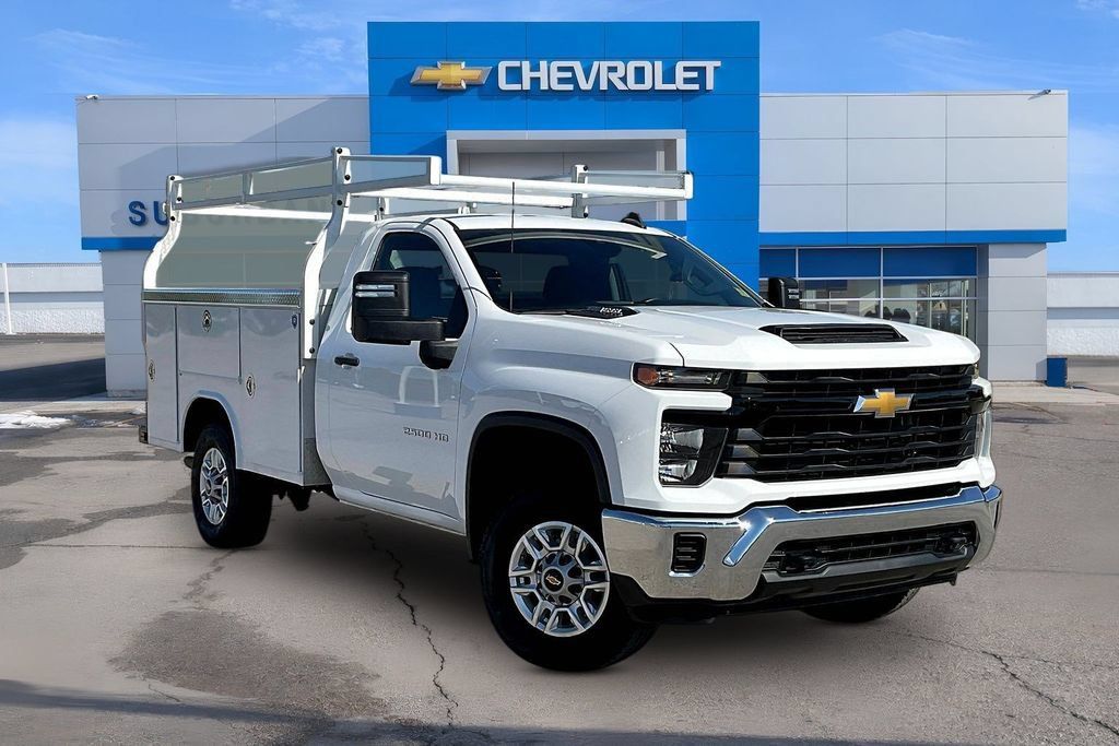 Used 2025 Chevrolet Silverado 2500 W/T RWD image 2