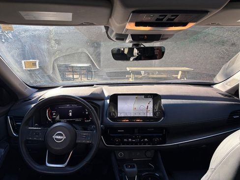 Used 2022 Nissan Rogue Platinum w/ Head-Up Display Package image 6