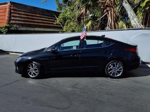 Used 2019 Hyundai Elantra Limited FWD image 3