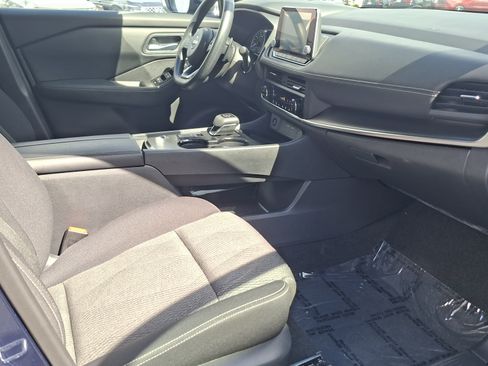 Used 2024 Nissan Rogue SV FWD image 23