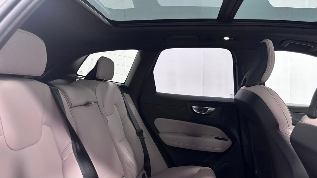 Certified 2026 Volvo XC60 B5 Plus AWD/4WD image 25