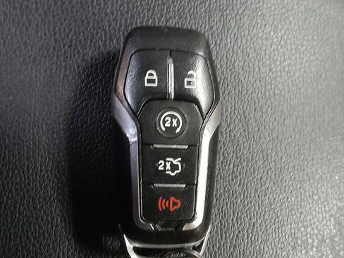 Used 2017 Ford Explorer Limited FWD image 32