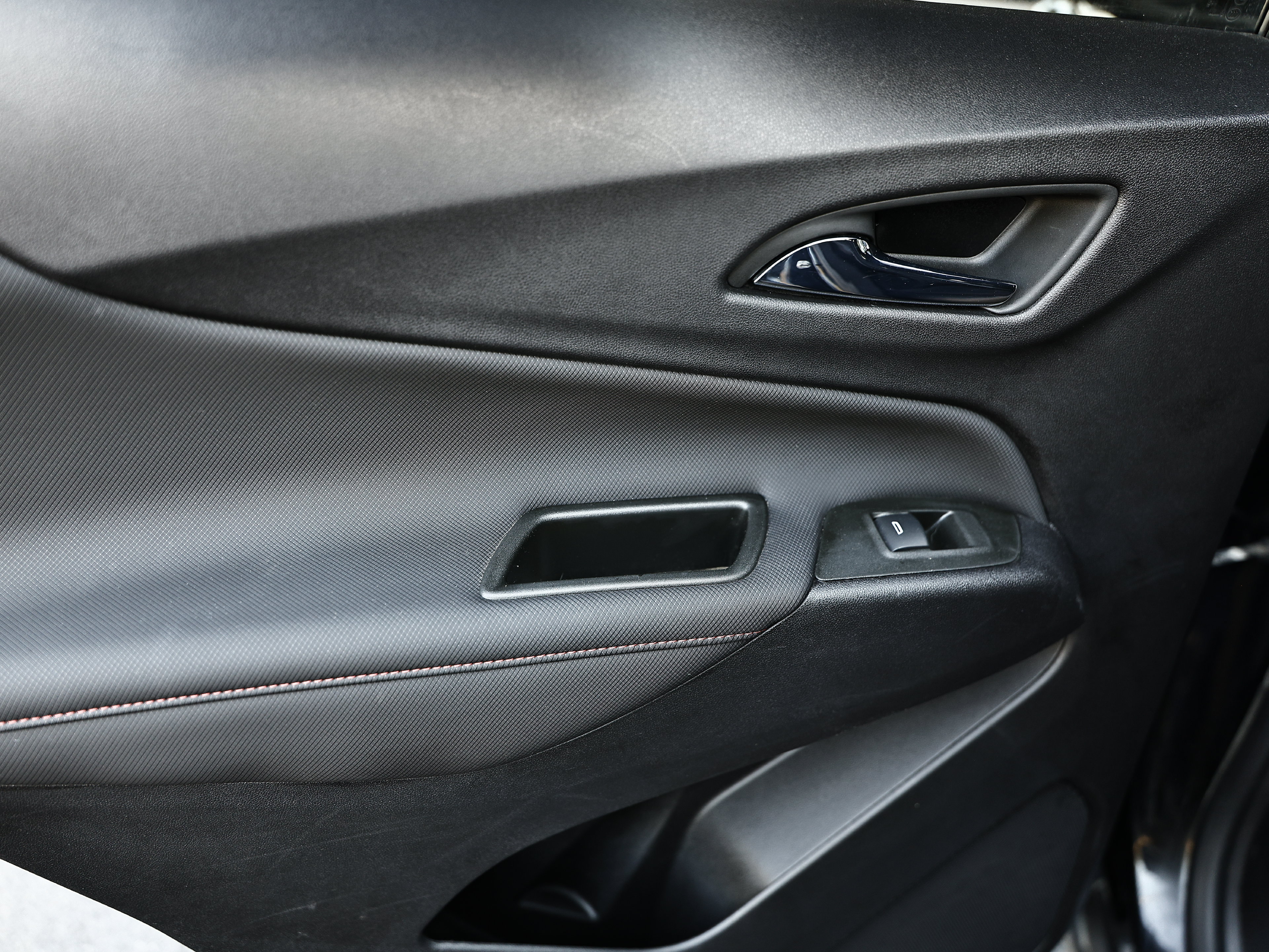 Used 2024 Chevrolet Equinox RS FWD image 21