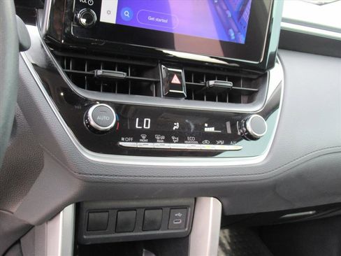 Used 2024 Toyota Corolla Cross LE image 23