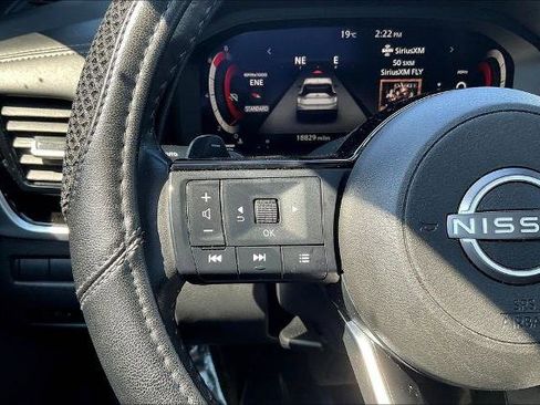 Used 2024 Nissan Rogue SL w/ SL Premium Package image 11