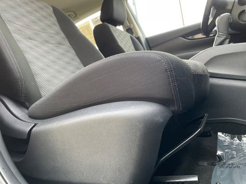 Used 2021 Nissan Rogue Sport SV image 29