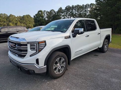 Used 2025 GMC Sierra 1500 SLT RWD image 2