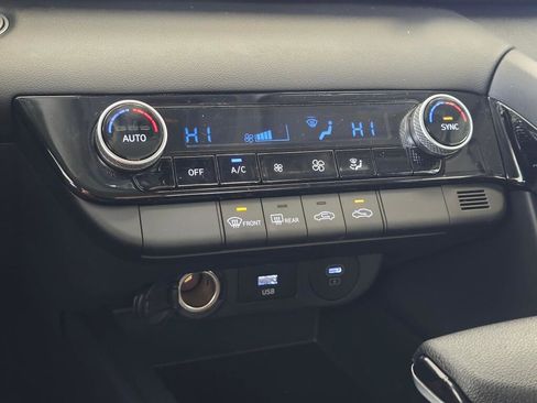 New 2026 Hyundai Elantra Hybrid FWD image 28