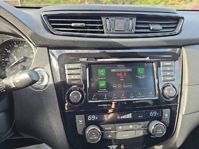 Used 2018 Nissan Rogue SV w/ Premium Package AWD/4WD image 21