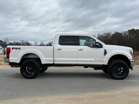 Used 2017 Ford F250 Lariat w/ Lariat Ultimate Package image 3