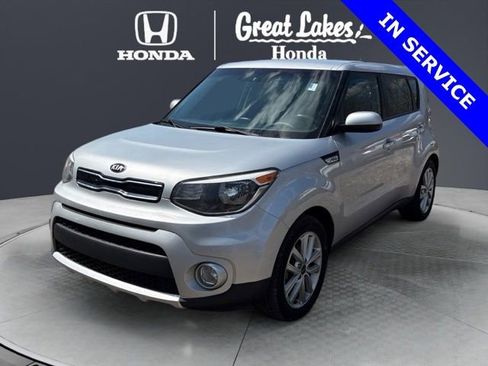 Used 2018 Kia Soul + FWD image 2