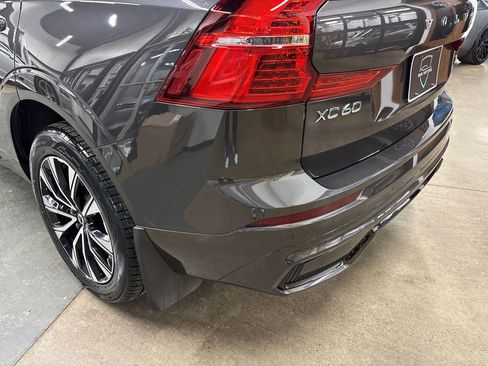 Used 2024 Volvo XC60 B5 Core w/ Climate Package image 19