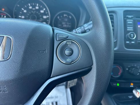 Used 2017 Honda HR-V LX image 16