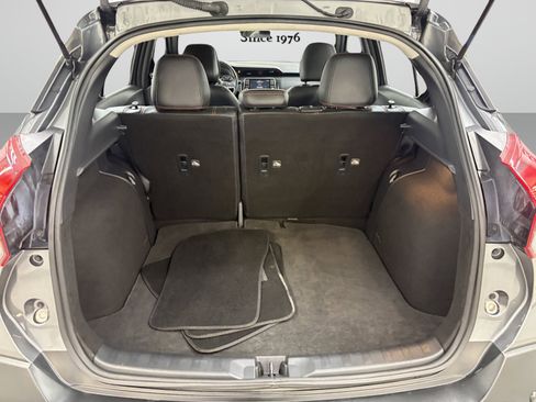 Used 2020 Nissan Kicks SR w/ SR Premium Package FWD image 9