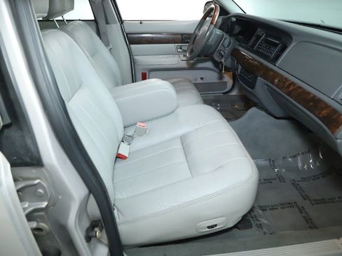 Used 2005 Mercury Grand Marquis LS image 30