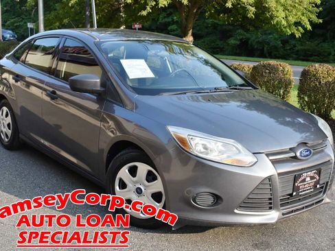 Used 2014 Ford Focus S FWD image 2