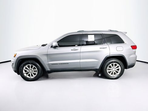 Used 2021 Jeep Grand Cherokee Laredo image 4
